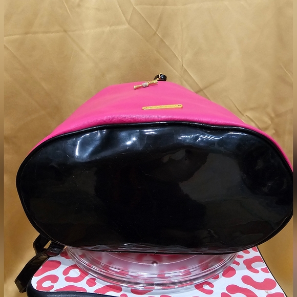A Juicy Couture Backpack New W/o tags - Picture 11 of 14